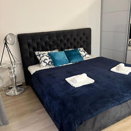 Modern Studio In City Center Apartment Кошице Екстериор снимка